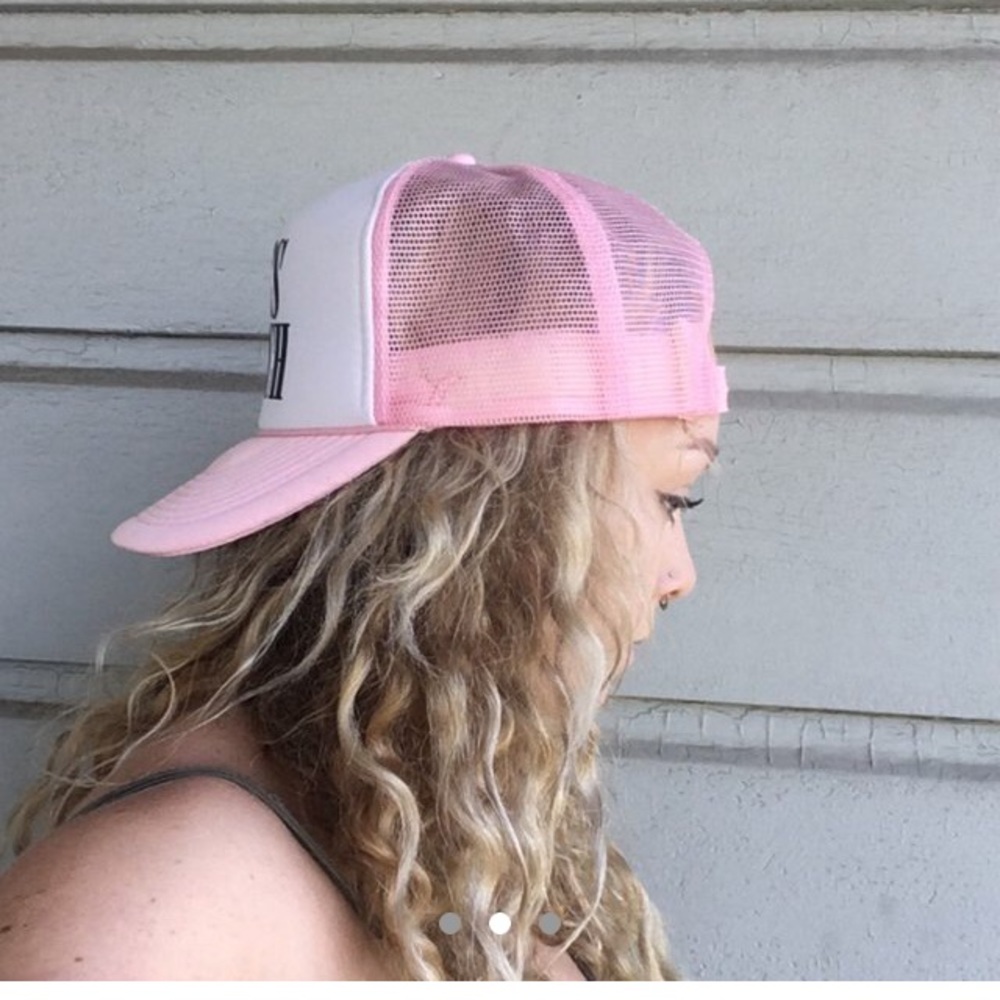 90’s hat!